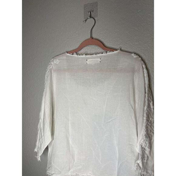 Elizabeth and James Textile Cotton White Summer Blouse - Picture 8 of 9
